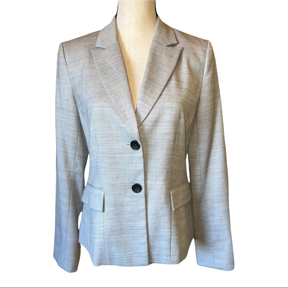 Banana Republic Jackets & Blazers - Banana Republic 2 button blazer wool blend size 8